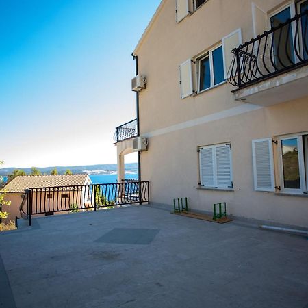 Apartments Pusic Omis Luaran gambar