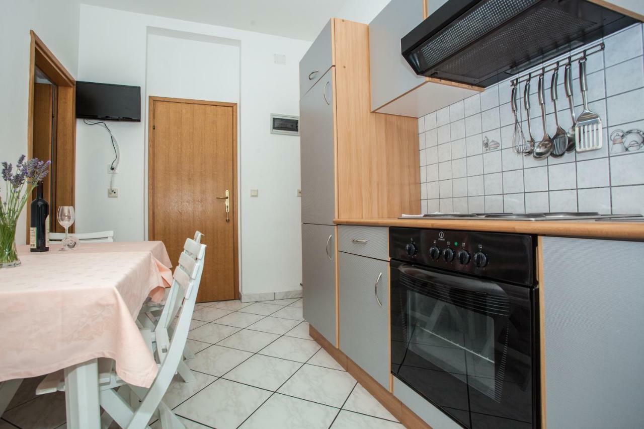 Apartments Pusic Omis Luaran gambar