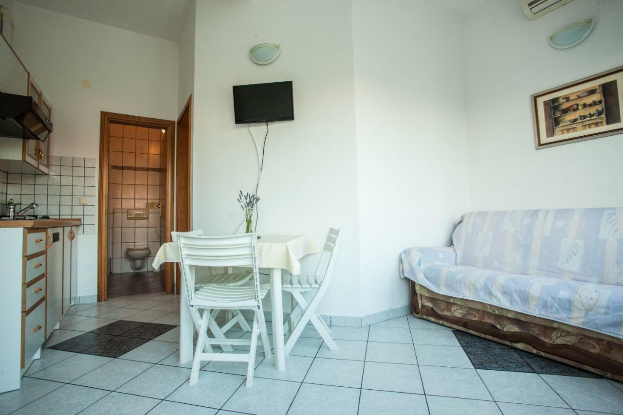 Apartments Pusic Omis Luaran gambar