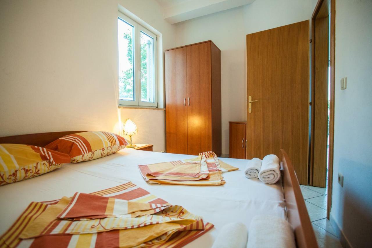 Apartments Pusic Omis Luaran gambar