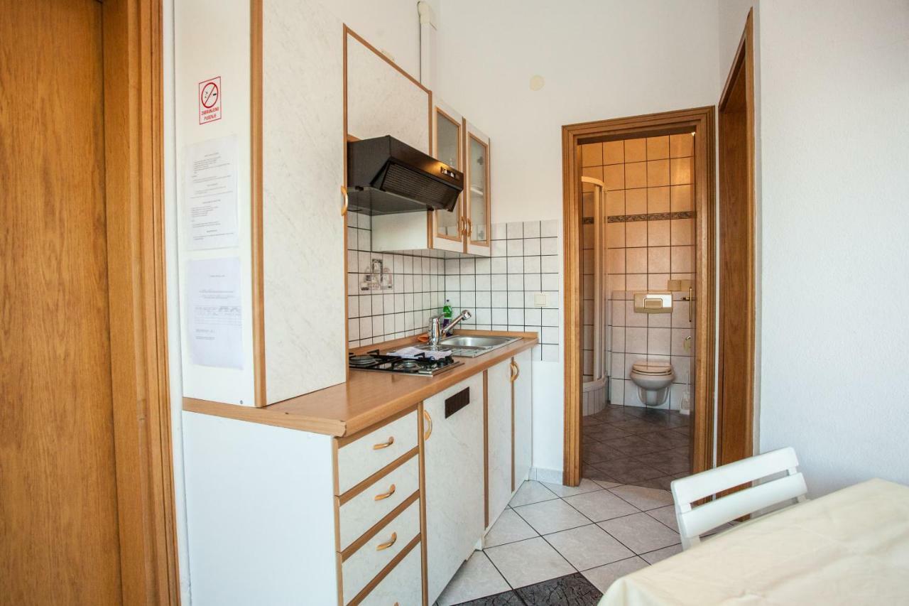 Apartments Pusic Omis Luaran gambar